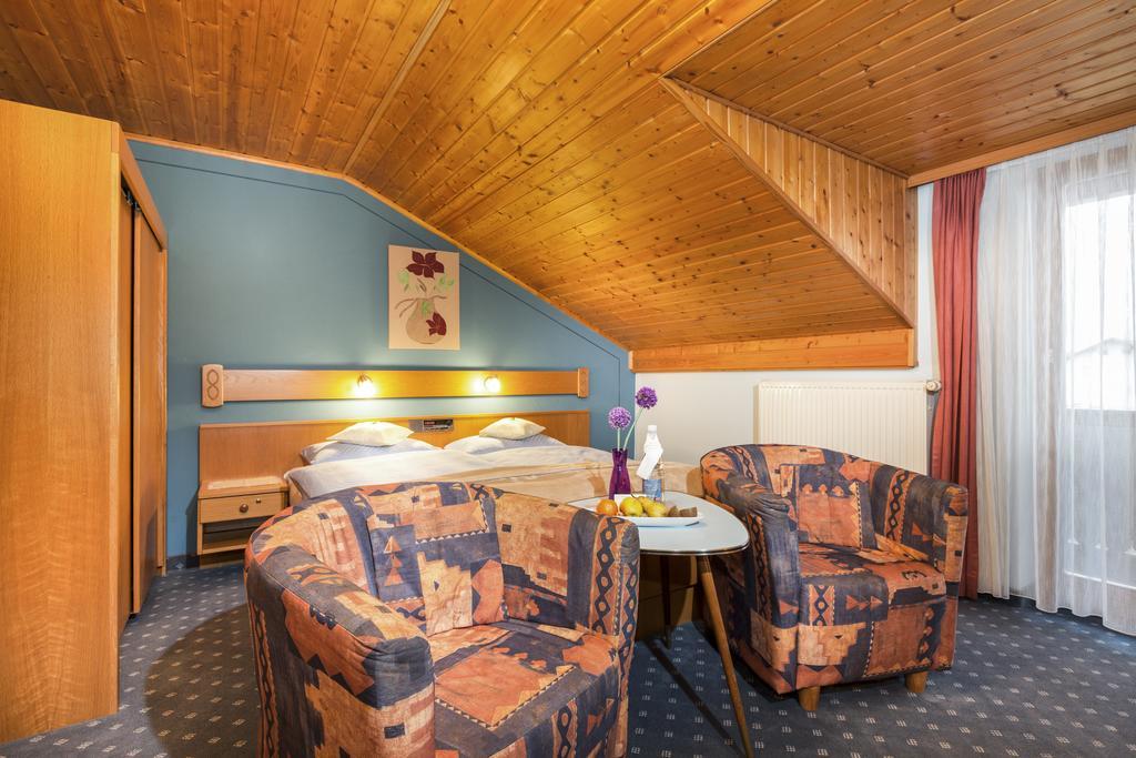 Genusshotel Hohenbogen นูเคอร์เคน ไบม์ ไฮลิเงน บลูท ภายนอก รูปภาพ
